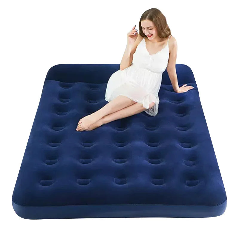 Matelas gonflable – Accueillez vos invités dignement, sans sacrifier votre intimité